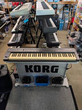 Roland A33