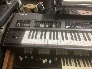 Roland VR 700