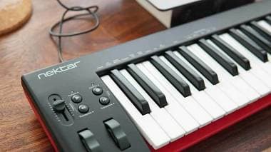 Tastiera Controller Midi NEKTAR SE61 a 61 tasti