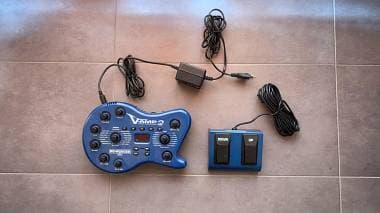 Behringer V-AMP 2 multieffetto chitarra con pedaliera e borsa