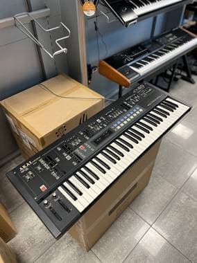 Akai Ax60 synth RARO