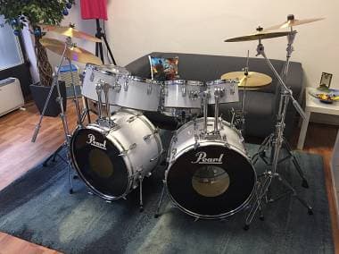 Pearl Dina Family 1986