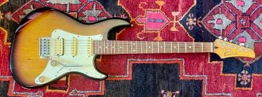 Crafter Guitars comfort series stratocaster (corde nuove, custodia)
