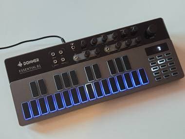 Bass Synth Analogico Donner B1 suoni 303
