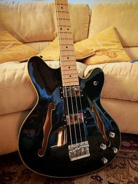 Vendo basso artigianale modello starcaster