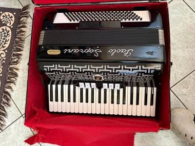 Vendo Fisarmonica Paolo Soprani 120 bassi