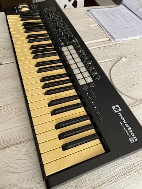 Tastiera MIDI Novation Launchkey 49 MK2 usata