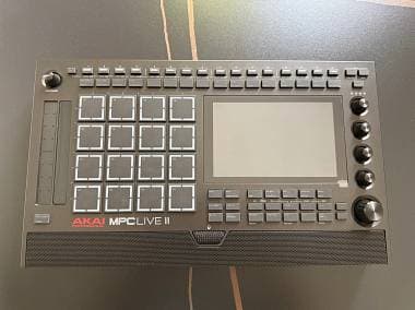 Akai MPC Live III come nuovo in garanzia con SSD
