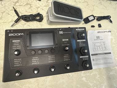Zoom B6 multieffetto per basso + Case + BTA-01 + Pedale espressione