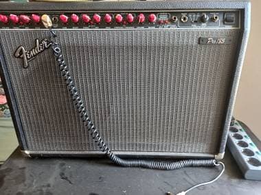 FENDER SQUIER STRATOCASTER E AMPLIFICATORE FENDER PRO 185
