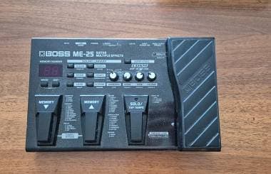 Boss me 25 pedaliera multieffetto