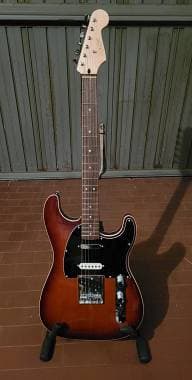 Squier by Fender Paranormal Custom Nashville Stratocaster LRL 2-Color Sunburst