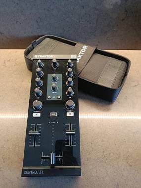 Traktor Kontrol Z1 + Bag originale NI