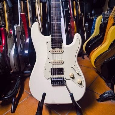 SGR by Schecter Traditional Nick Johnston Signature HSS Atomic Sno
