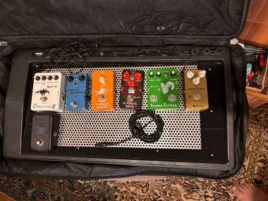 Pedali effetti e pedalboard