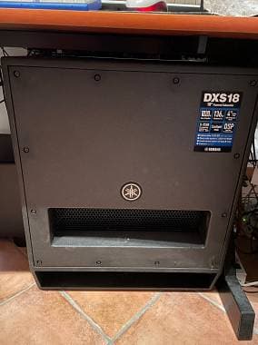 Sub Yamaha Dxs18