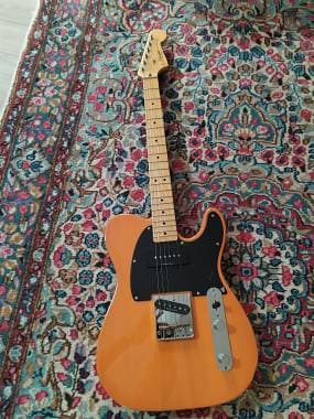 Squier by Fender jazzmaster