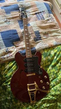 Epiphone Riviera P93