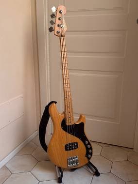 Fender FENDER DELUXE DIMENSION BASS IV MN NAT