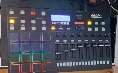 Akai MPD232 - controller con sequencer