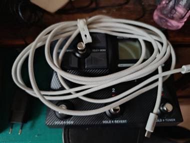 Zoom G2 FOUR - (Scatola + Alimentatore + Cavo Smartphone)