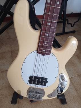 Sterling by Music Man Stingray sub series