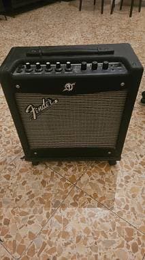 Fender mustang 1