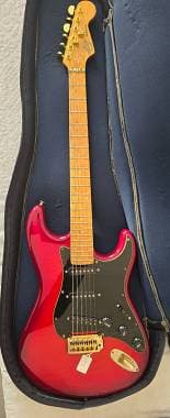 LAG Guitars strato collector de luxe custom shop