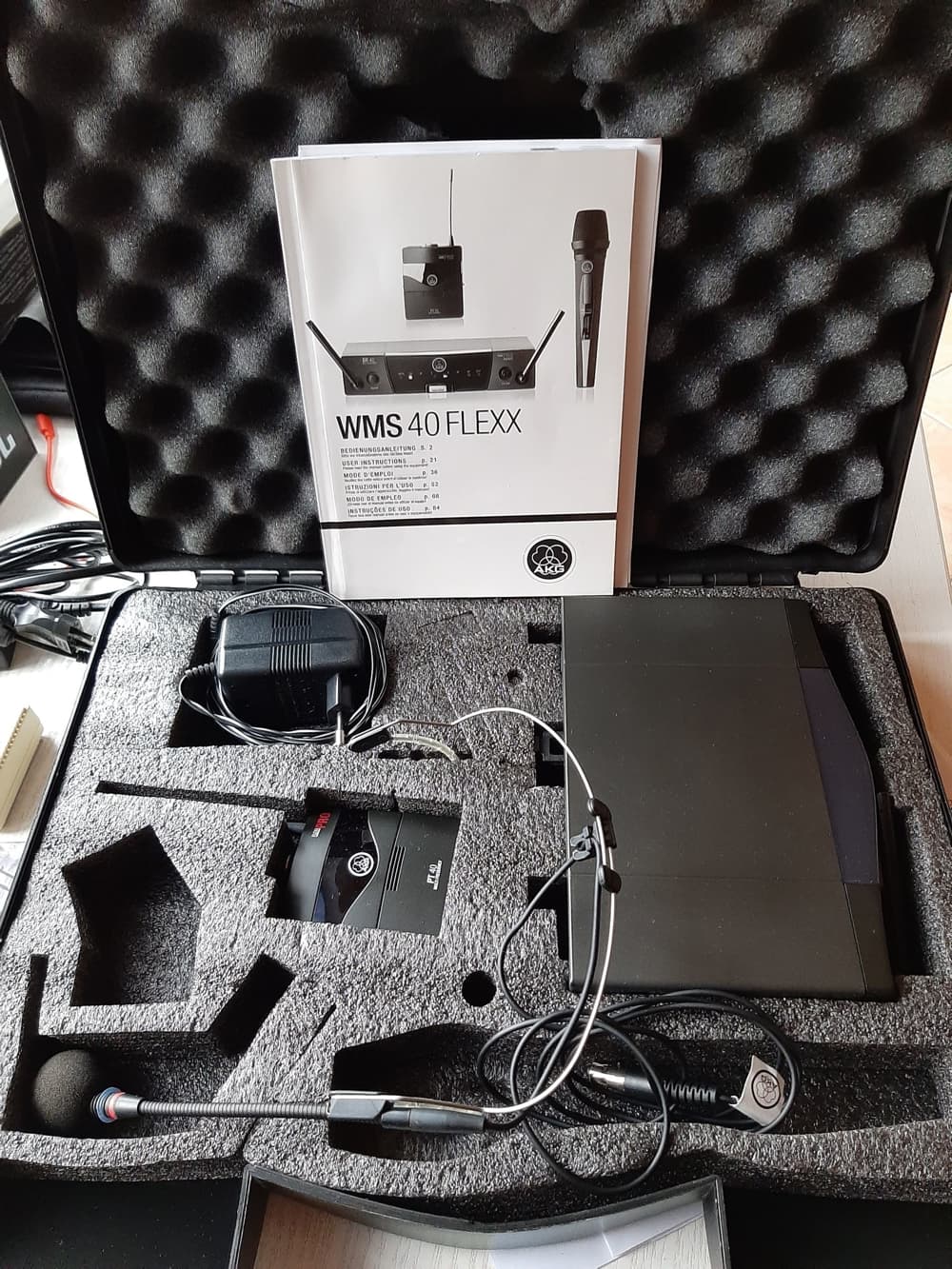 AKG wms Headset