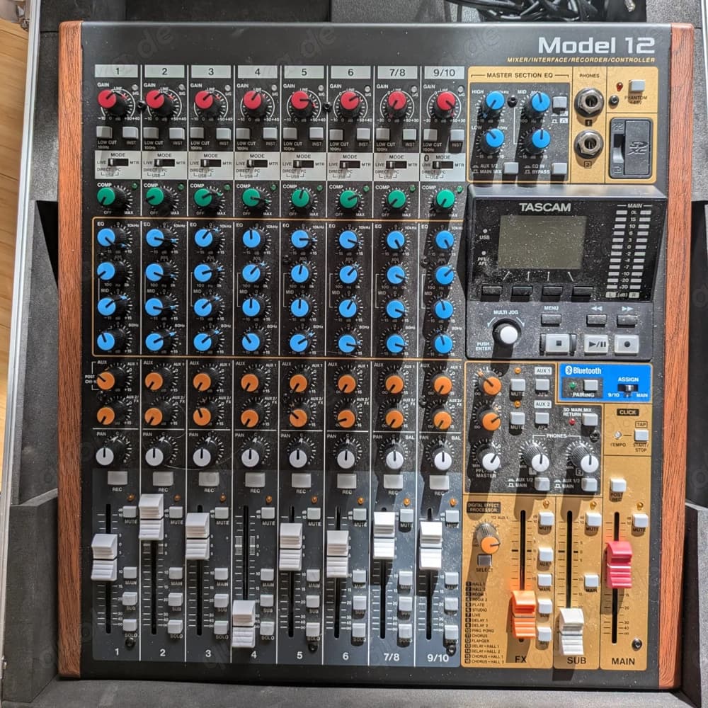 10-Kanal-Mischpult mit Mehrspur-Recorder mit Case
