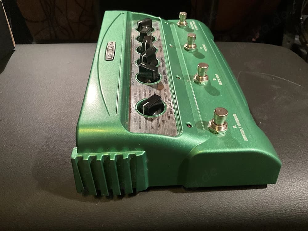 Line 6 DL4 Delay Modeler MkI Delay Looper sehr guter Zustand OVP + Netzteil