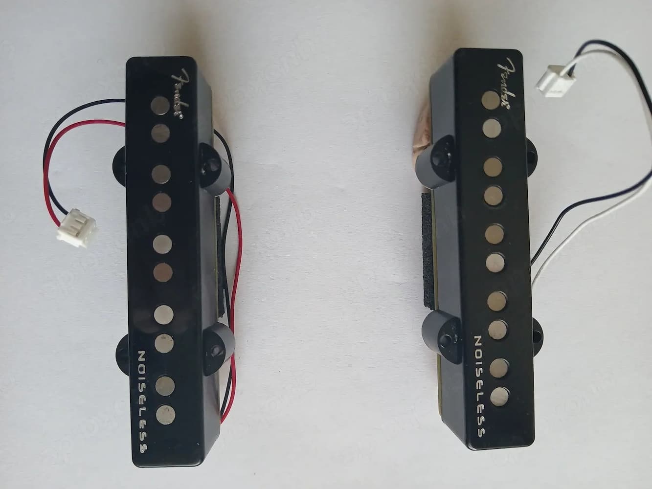 Fender Jazzbass N4 Noiseless 5-Saiter.