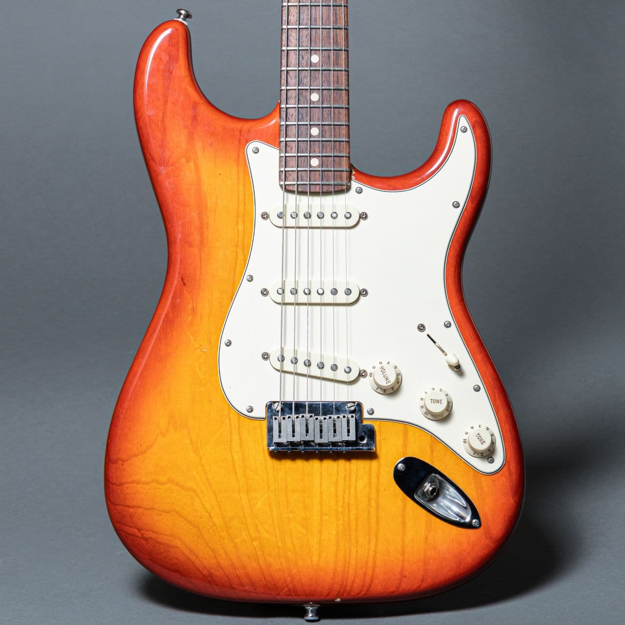 Fender Custom Shop Custom Deluxe Stratocaster 2010, Sunburst