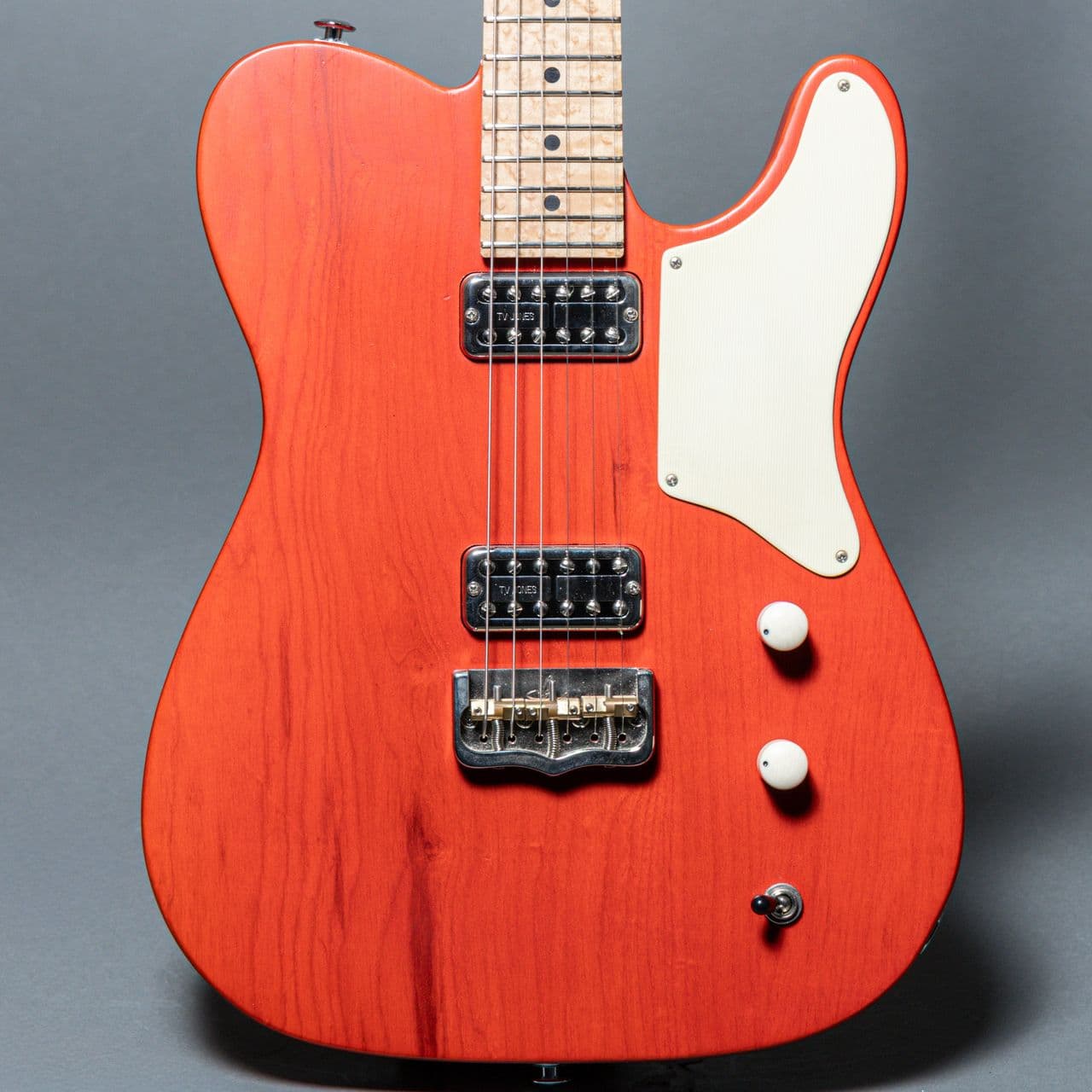 E.B. Rooster T-Style 2020s, Cherry