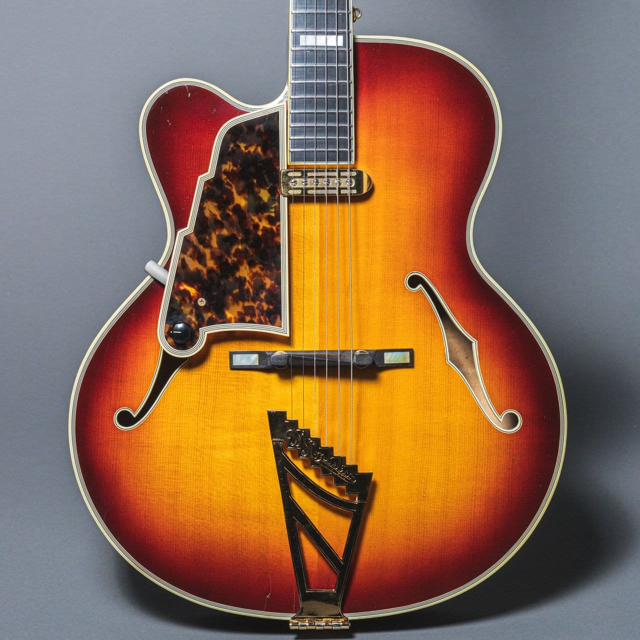D'Angelico New Yorker 1960, Sunburst