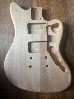 (reserviert) Gitarrenkorpus