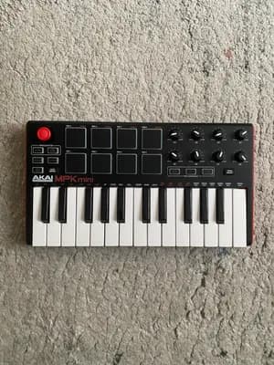 AKAI MPK Mini MK2 MIDI Keyboard / Controller + OVP - Top Zustand