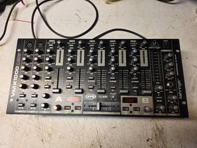 Behringer VMX1000USB DJ Mixer