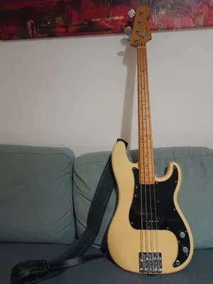 Squier 40th anniversary precision bass