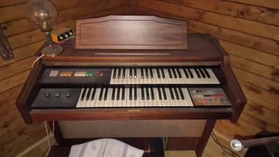 Elka Orgel mit Magic Touch Drum Machine