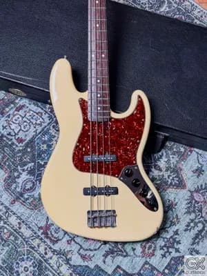 2005 Fender Deluxe Active Jazz Bass Olympic White