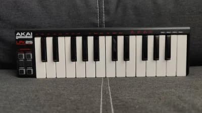 AKAI Professional LPK25
