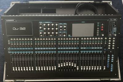 Allen & Heath Qu-32 Chrome inkl. Thon Flighcase, Dustcover & Apple AirPort