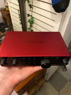 Focusrite Scarlett 2i2 4th Gen