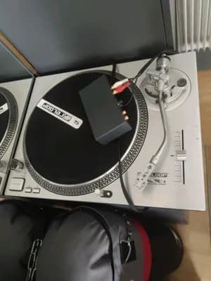 Reloop Plattenspieler+ Verstärker