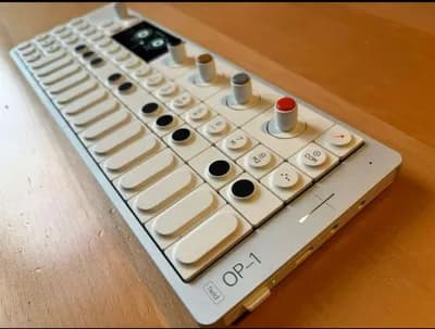 Dringend Teenage Engineering OP-1 Field (Mit Tasche & Rechnung, Wie neu!)