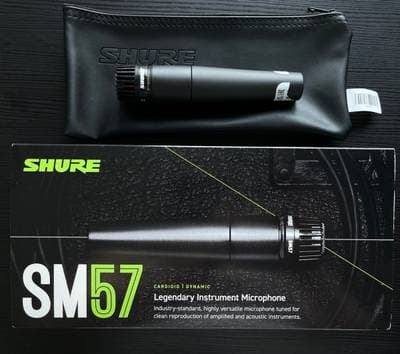 Shure SM57 Instrumentenmikrofon + Kabel + Stativ