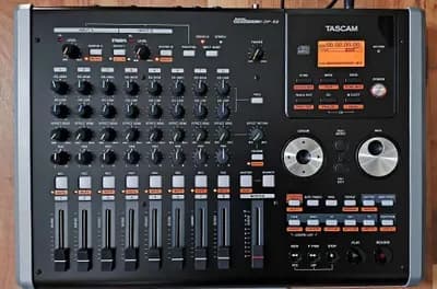 Mobiles digitales Tonstudio: Tascam DP-02CF Digital Portastudio