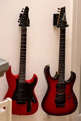 IBANEZ RG 570!