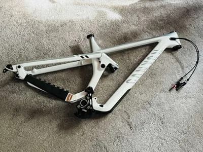 Canyon Strive CFR (MY21) Gr. M + Slack-R + MRP + Hope Remote - Frameset
